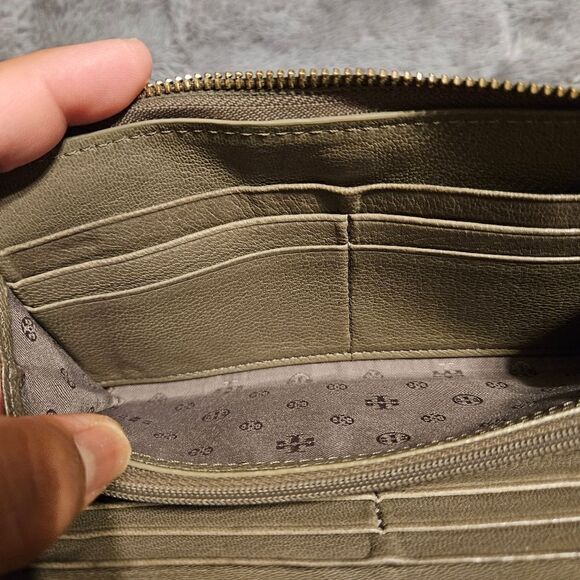 Tory Burch long zip wallet - Picture 11 of 16